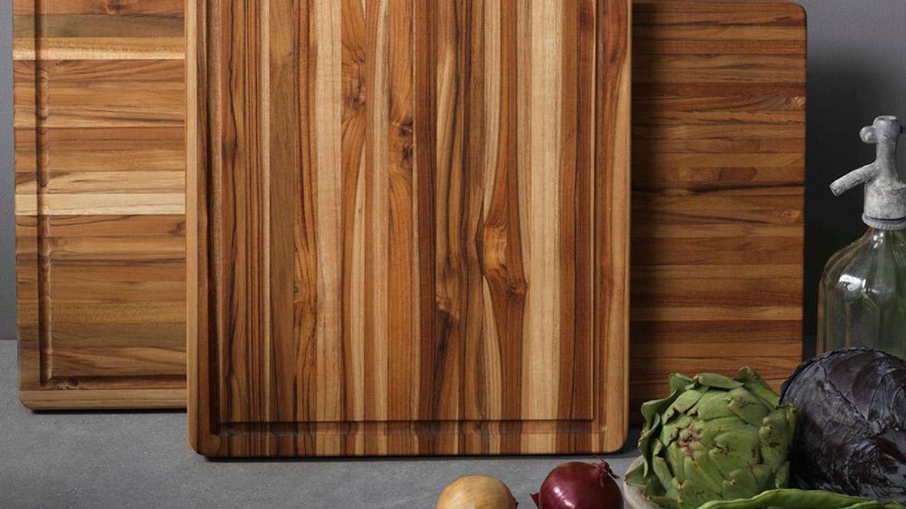 juice groove be on a cutting board