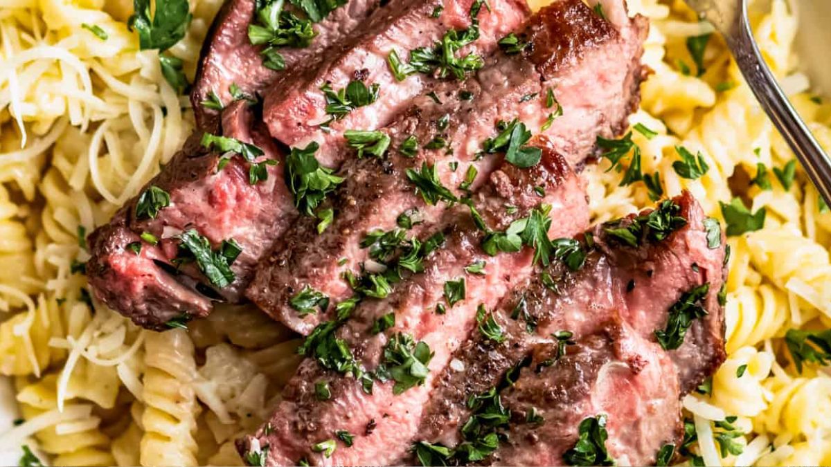 meat goes well with Alfredo sauce