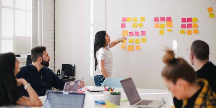 Working With a Presentation Specialist to Help Transform Your Business PowerPoints