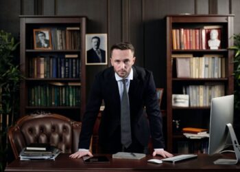 Differences Between a Litigator and a Lawyer