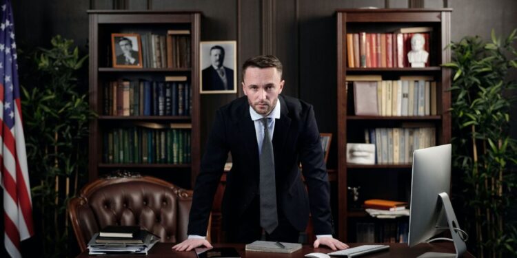 Differences Between a Litigator and a Lawyer