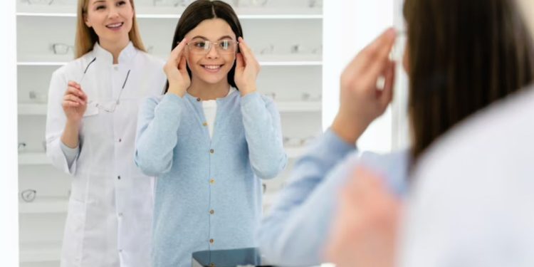 Eye Care: Minimizing Dark Circles, Puffiness, and Fine Lines