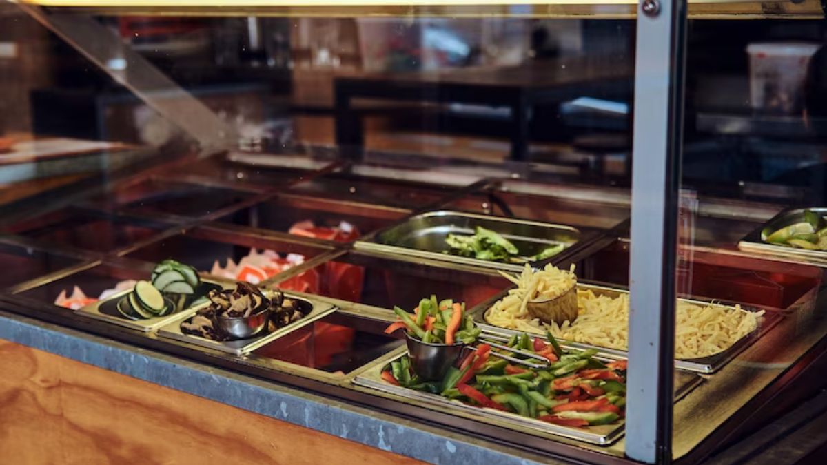 The Importance of Attractive Hot Food Displays for Restaurants