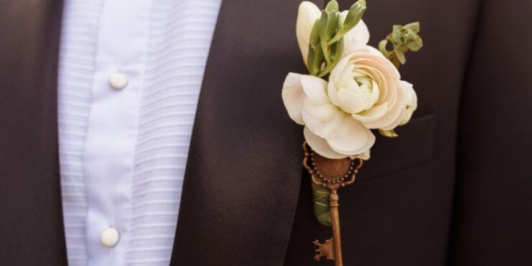 Corsage and Boutonniere: The Ultimate Guide to Elegant Floral Accessories